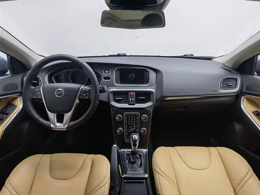 Volvo V40 2017