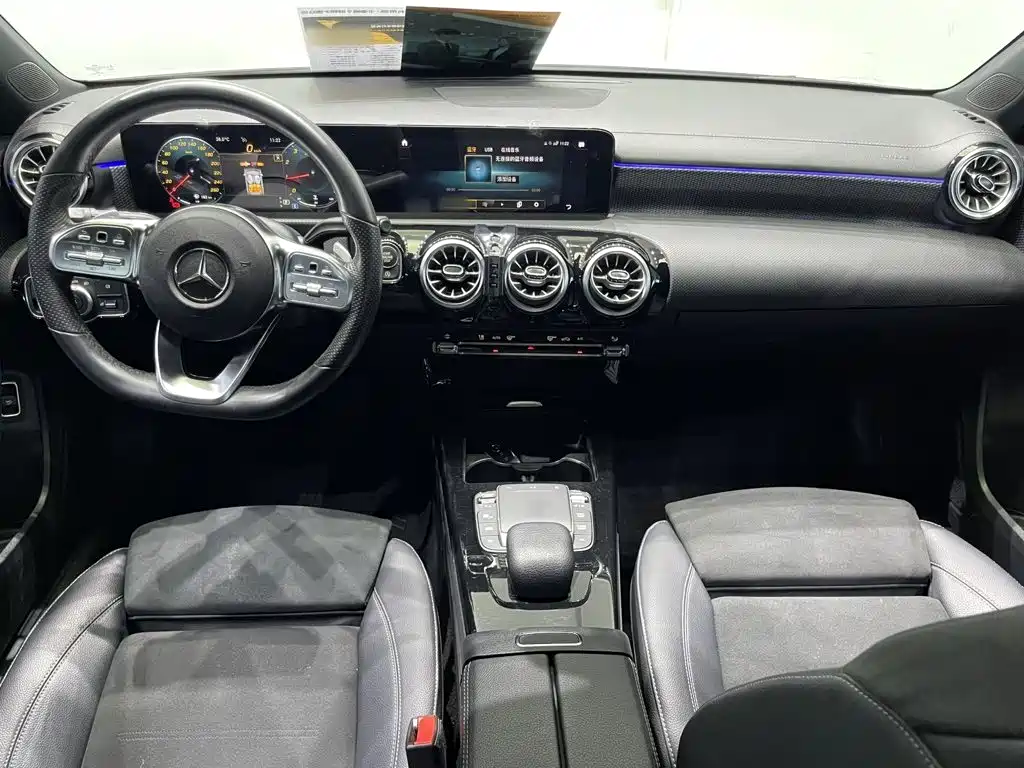 Mercedes-Benz A-Class 2021 — фото 14