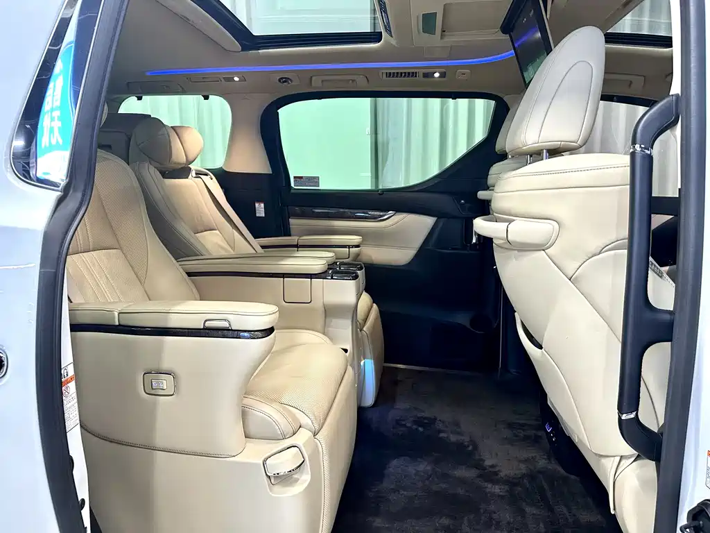 Toyota Vellfire 2021 — фото 6