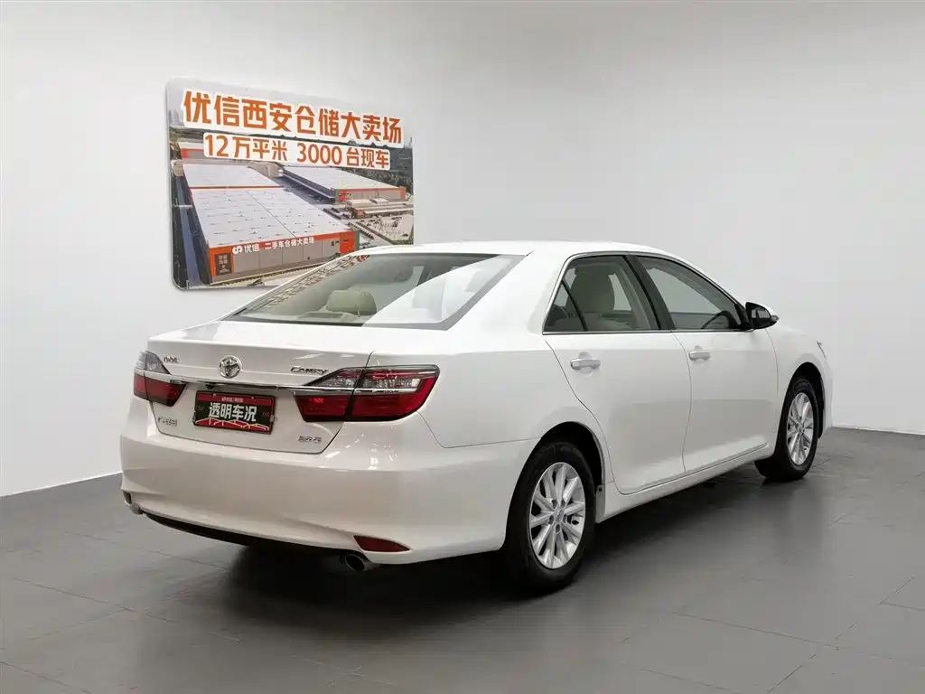 Toyota Camry 2016 — фото 2