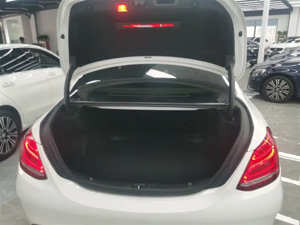 Mercedes-Benz C-Class 2018 — фото 19