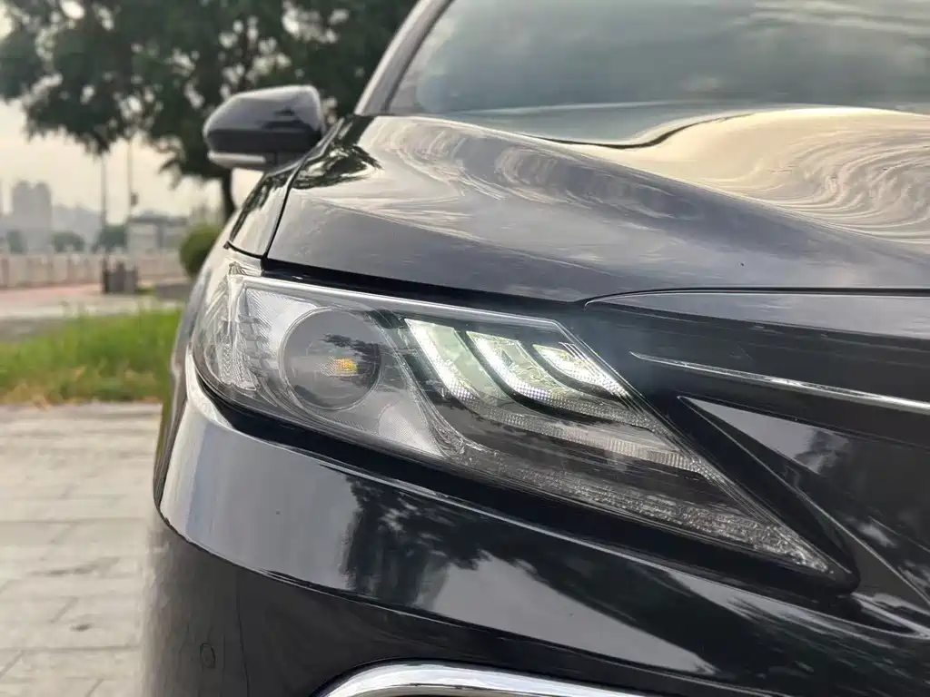Toyota Camry 2022 — фото 14