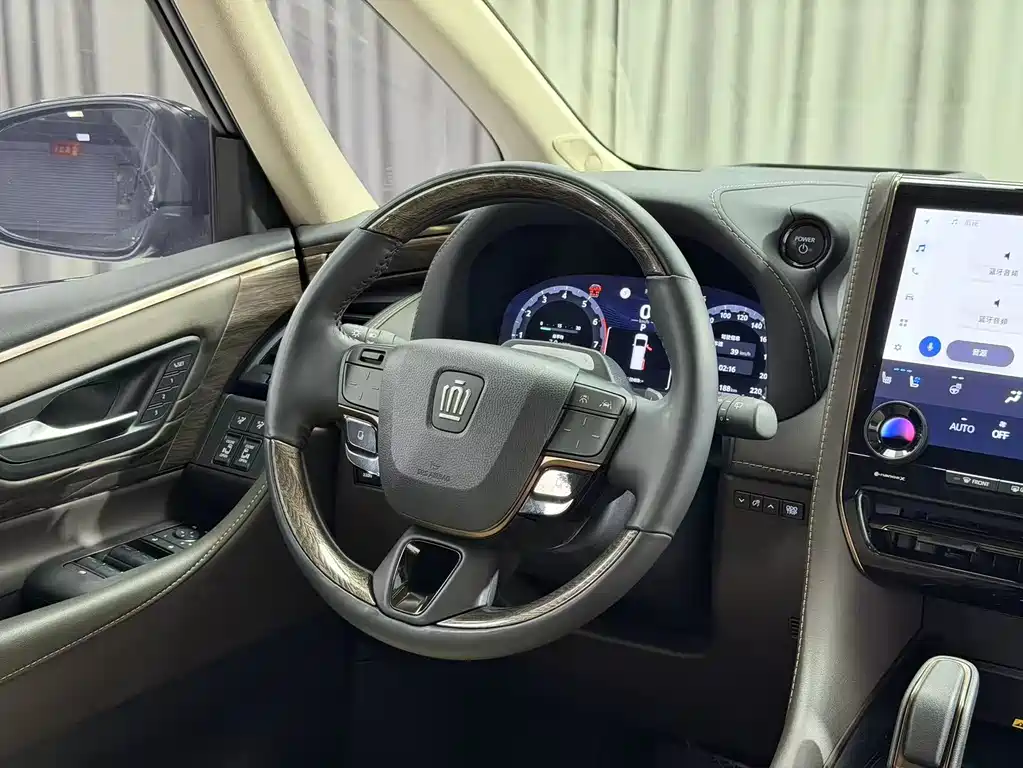 Toyota Vellfire 2024 — фото 13