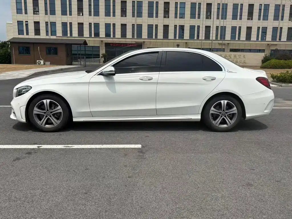 Mercedes-Benz C-Class 2021