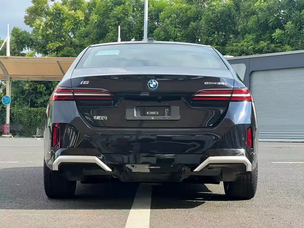 BMW i5 2025 — фото 8