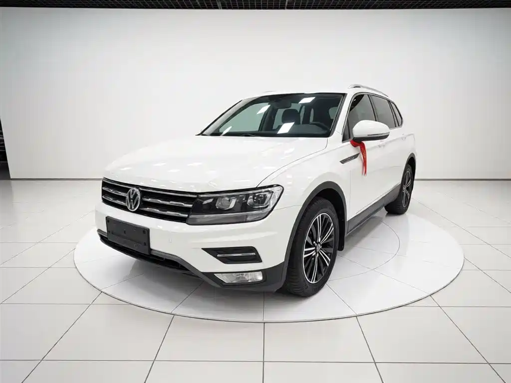 Volkswagen Tiguan L 2021 — фото 1
