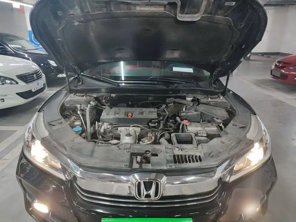 Honda Accord 2018 — фото 20