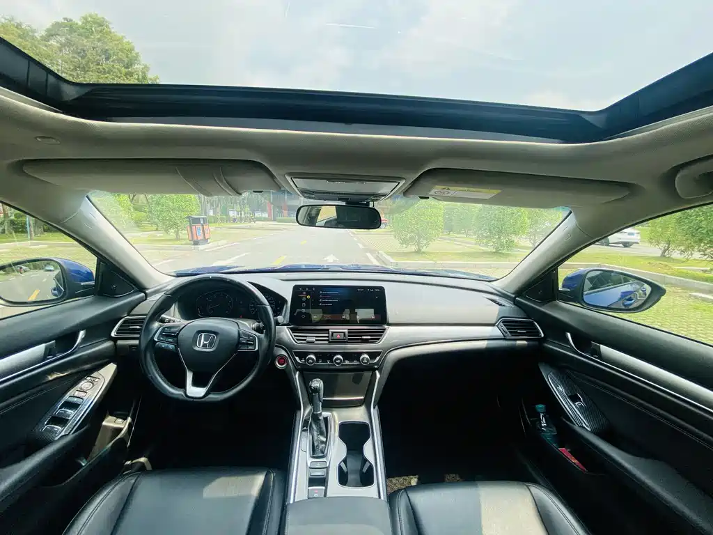 Honda Accord 2019 — фото 16