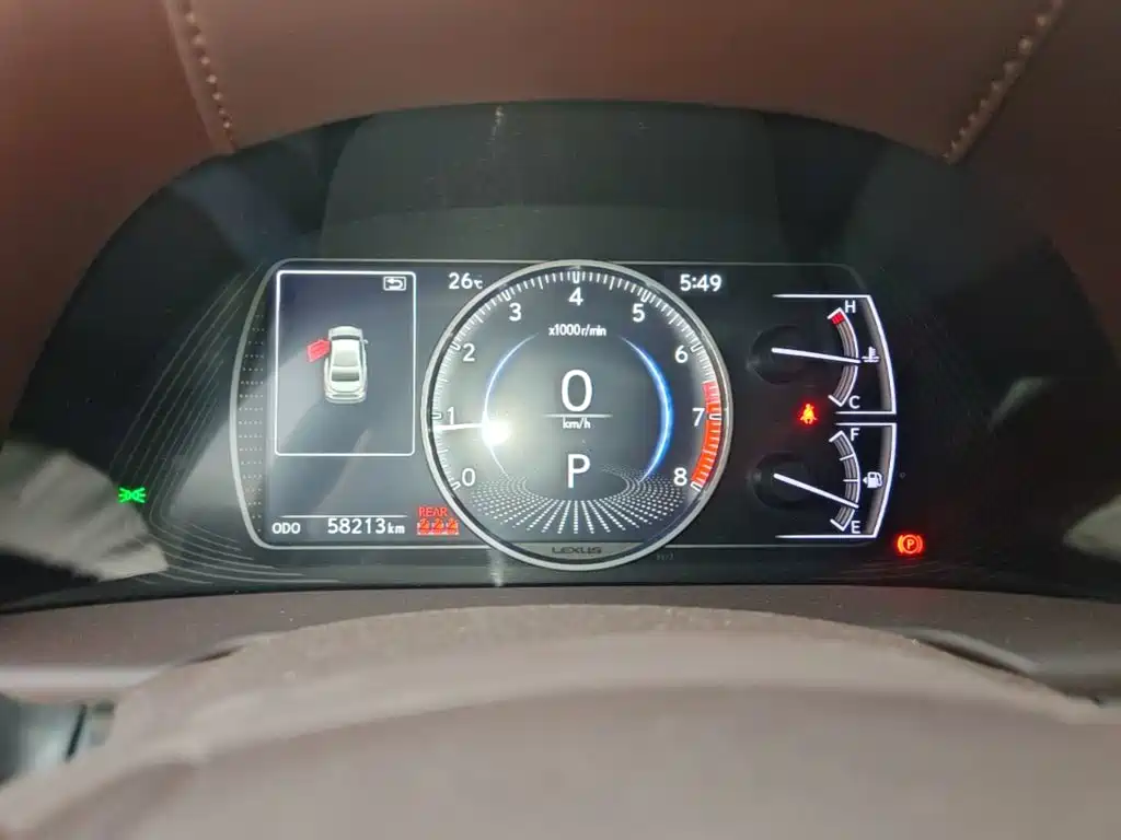 Lexus ES 2020 — фото 12