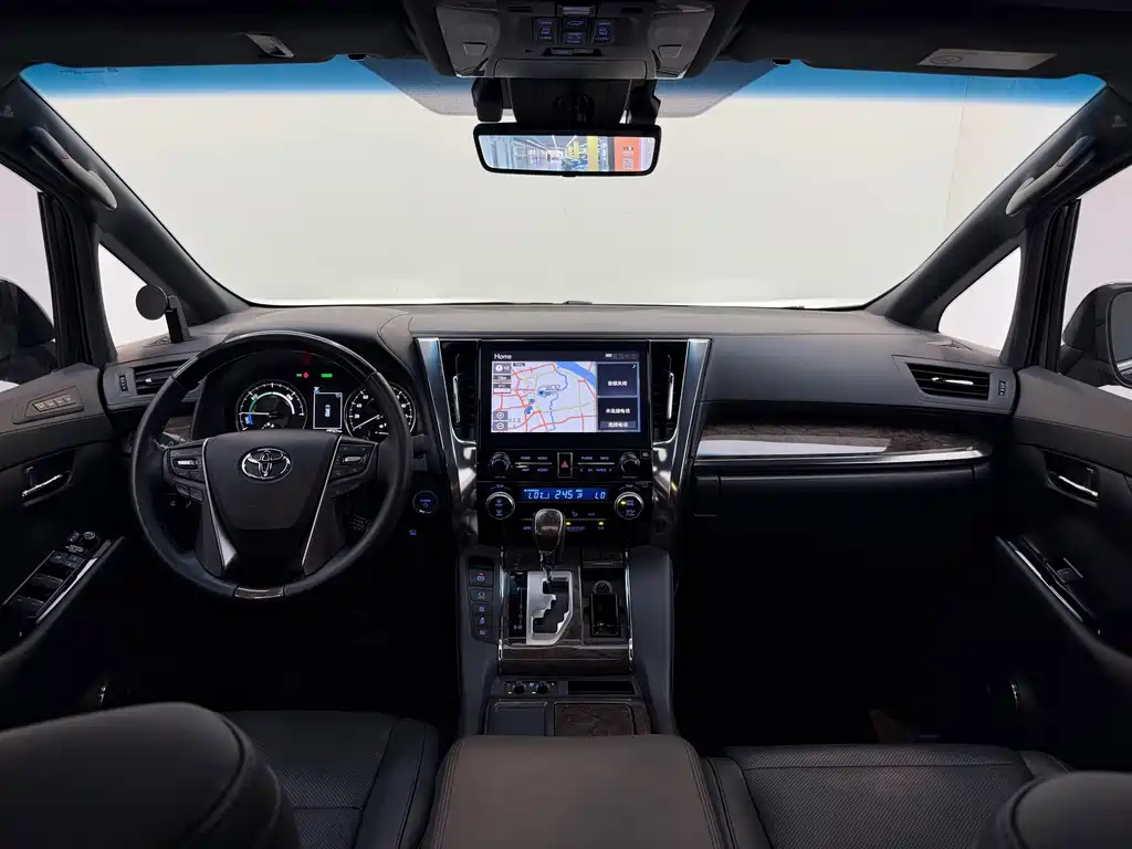 Toyota Alphard 2022 — фото 13