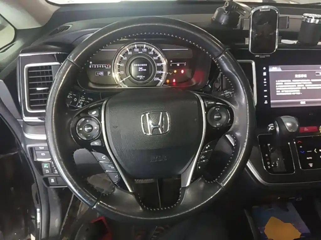 Honda Elysion 2018 — фото 11