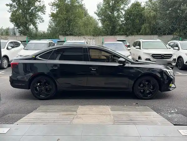 Roewe i6 MAX 2021