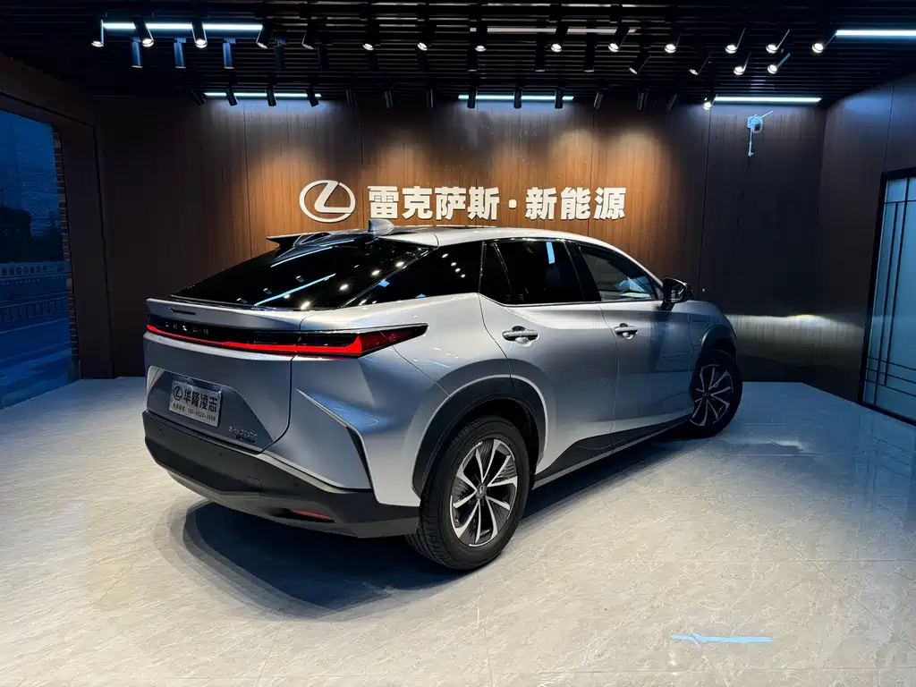 Lexus RZ 2023 — фото 3