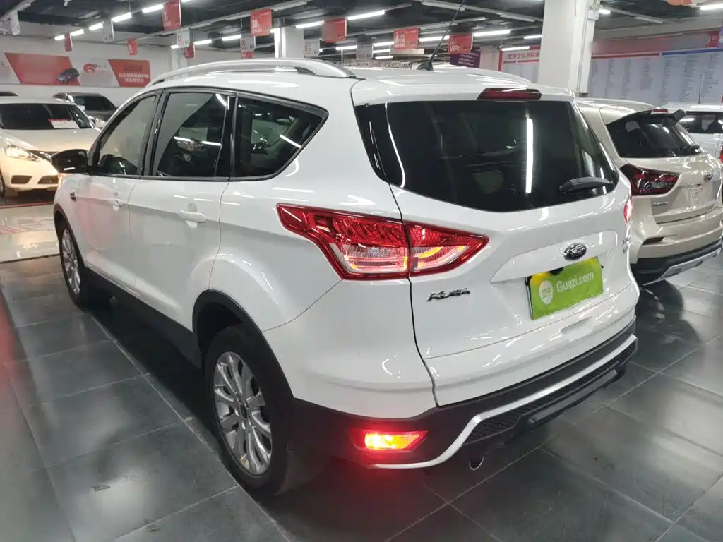 Ford Kuga 2016 — фото 5