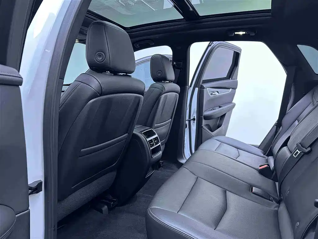 Cadillac XT5 2022 — фото 10