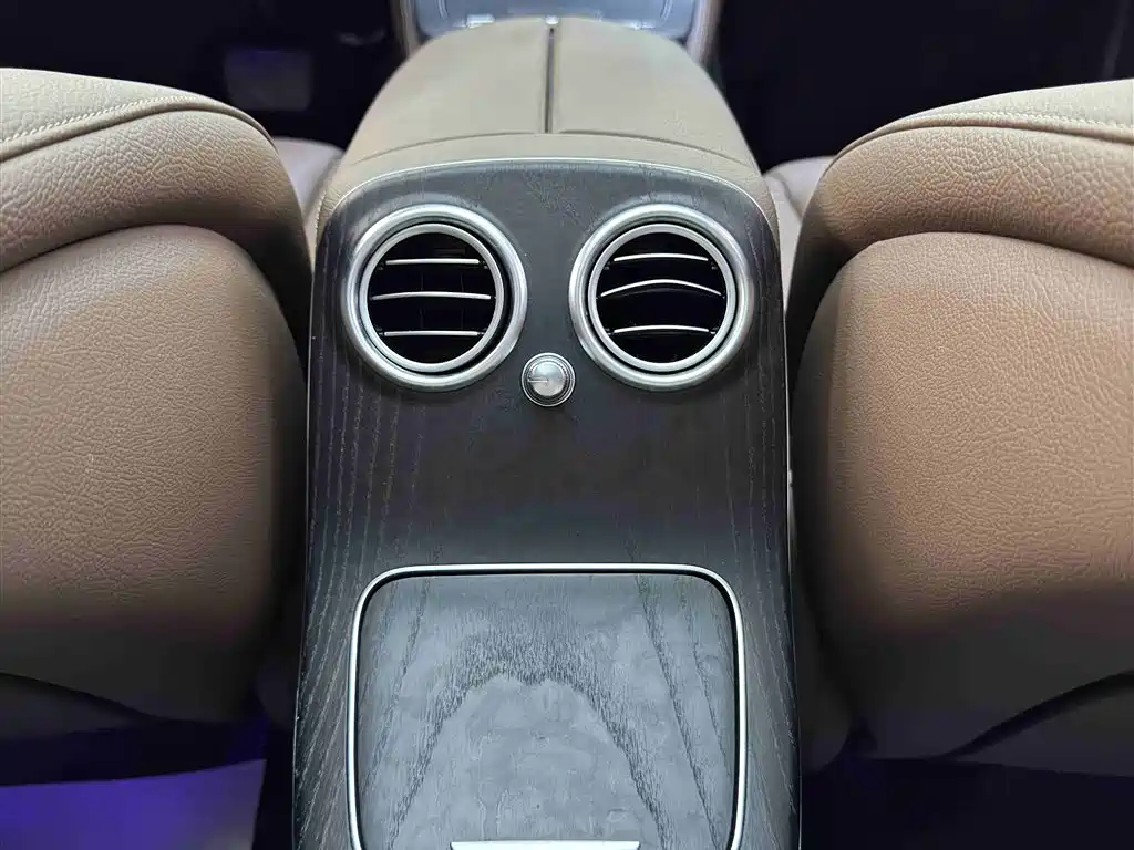 Mercedes-Benz E-Class 2022 — фото 10