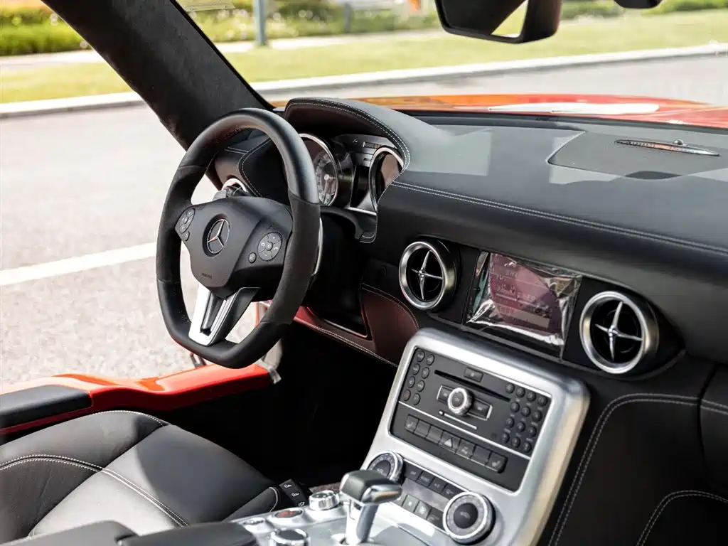 Mercedes-Benz SLS AMG 2011 — фото 10