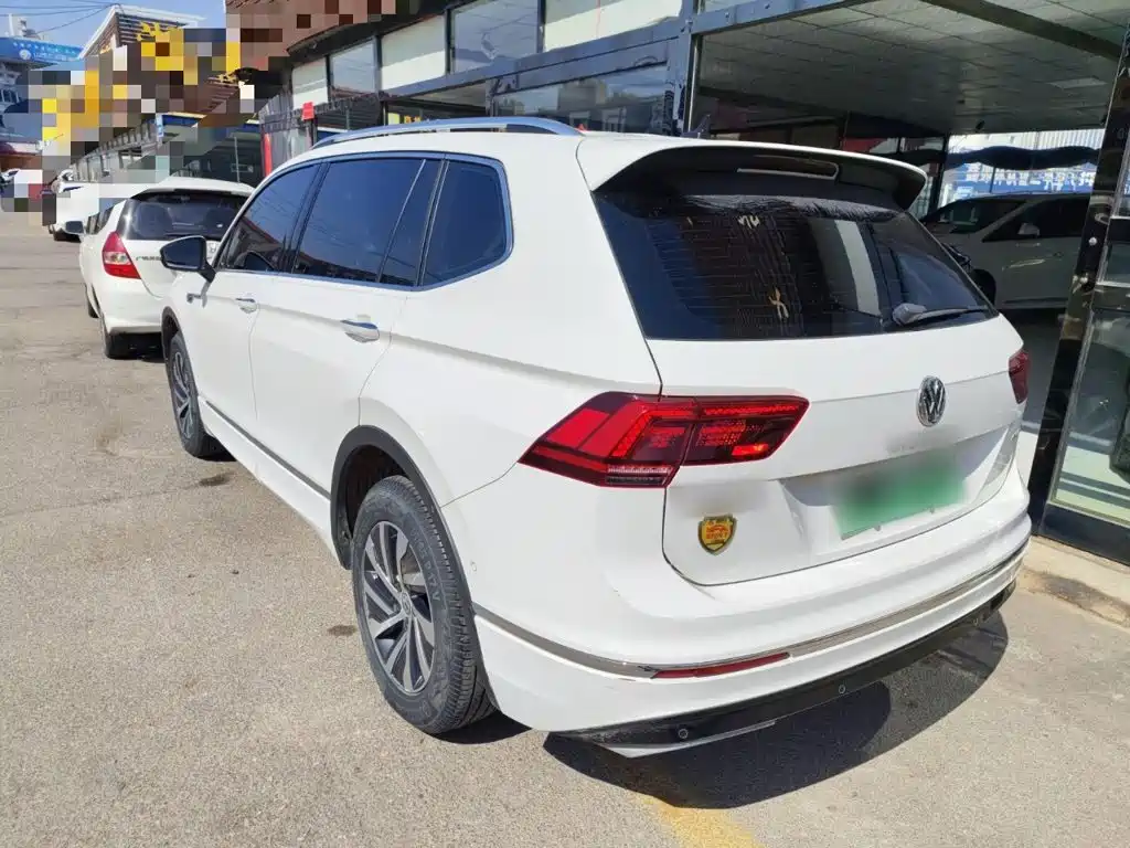 Volkswagen Tiguan L PHEV 2020