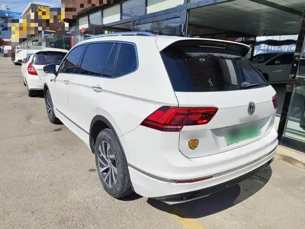 Volkswagen Tiguan L Plug-In Hybrid 2020
