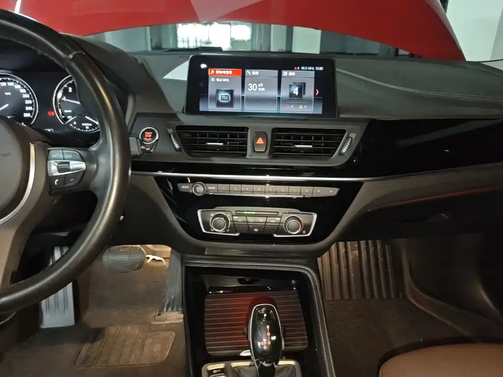 BMW 1 Series 2020 — фото 13