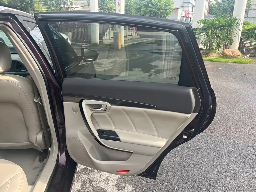 GAC Trumpchi GA6 2015 — фото 16