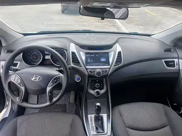 Hyundai Elantra Langdong 2016
