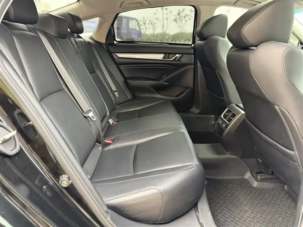 Honda Accord 2022 — фото 12