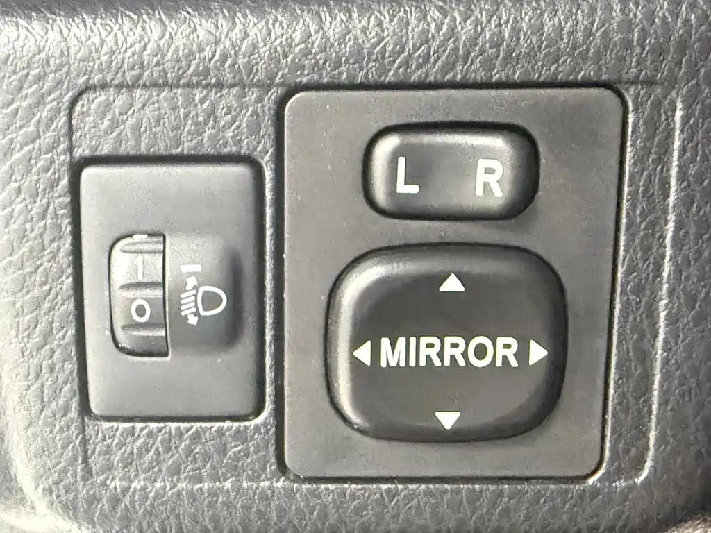 Toyota Yaris L 2023 — фото 14
