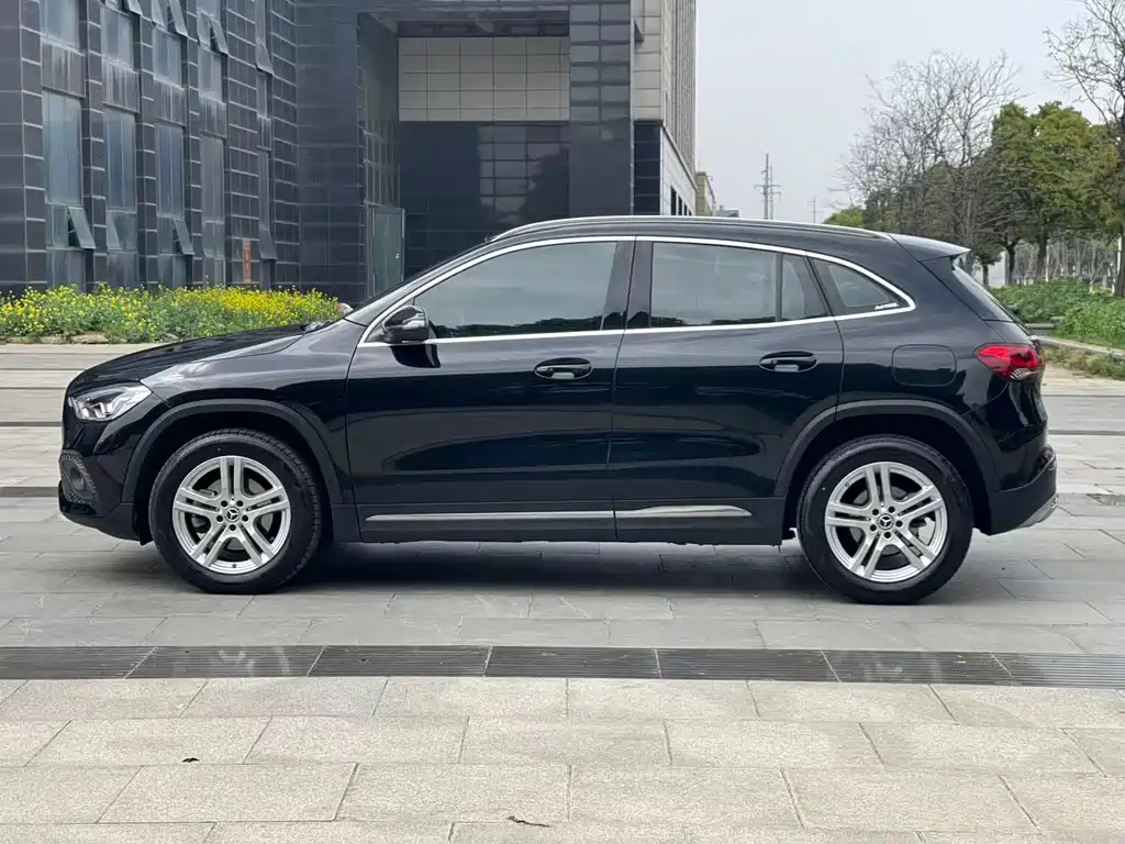 Mercedes-Benz GLA 2023 — фото 7