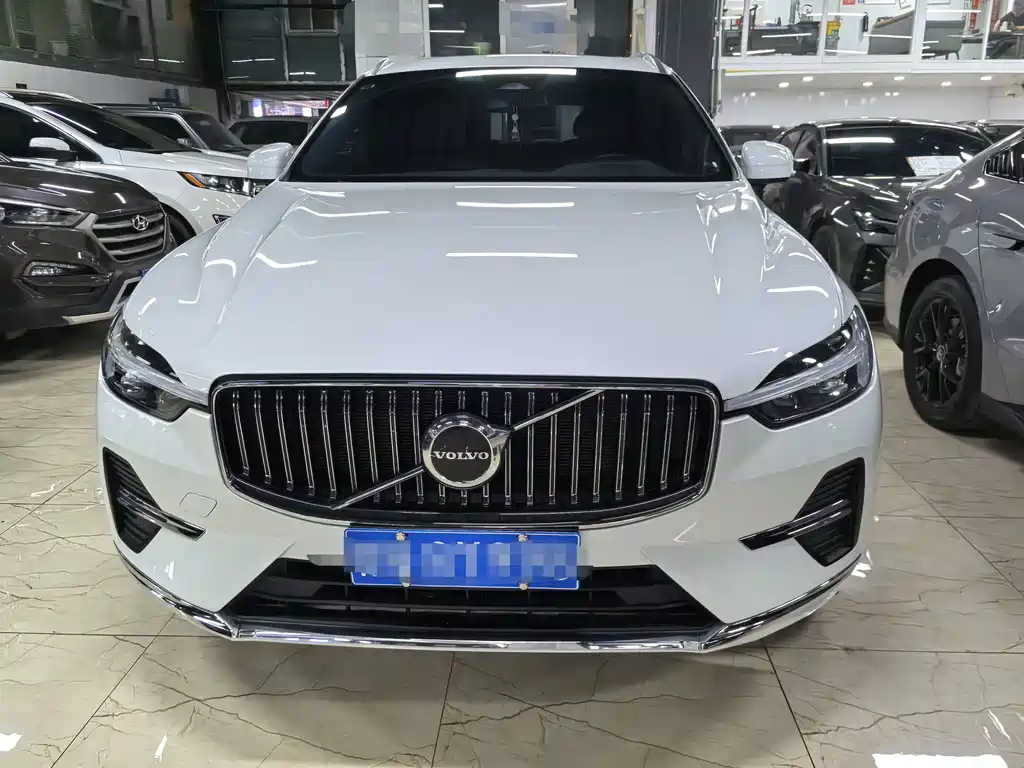 Volvo XC60 2023 — фото 2