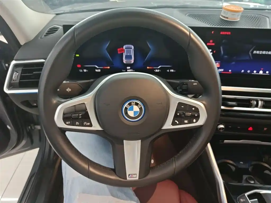BMW i3 2024 — фото 11