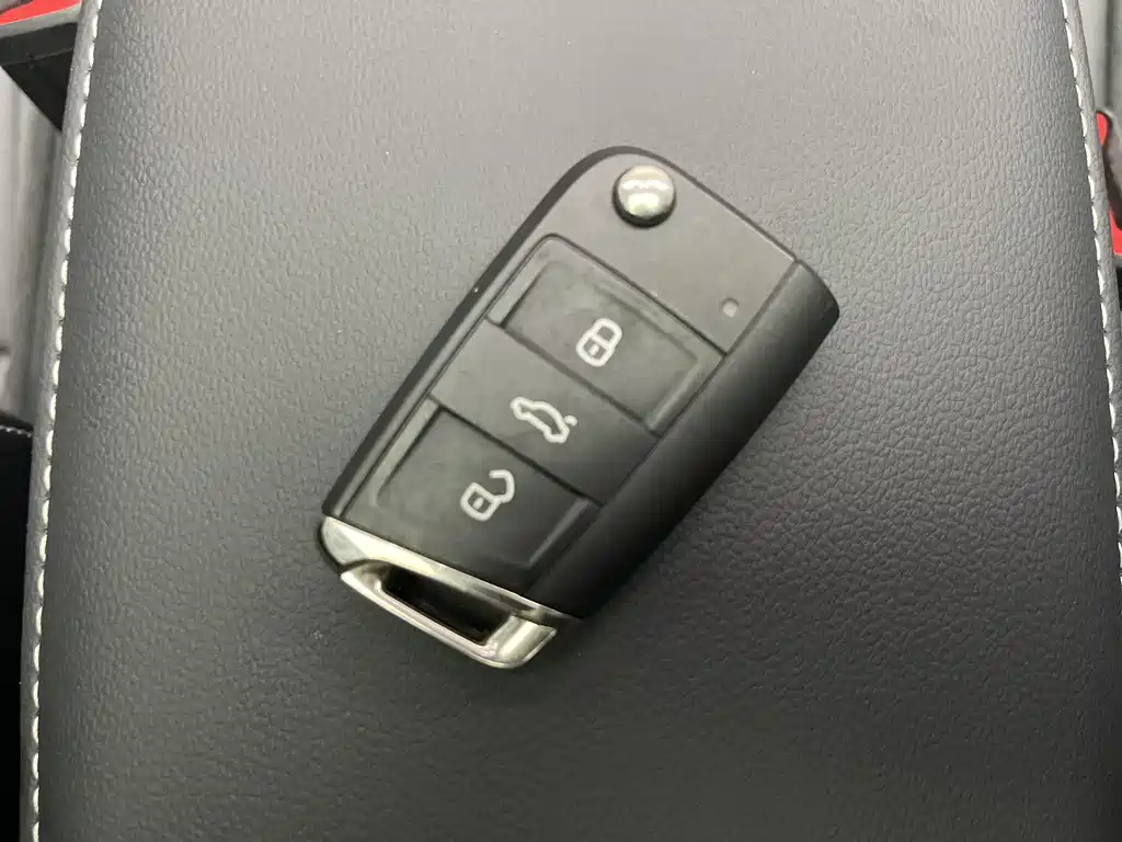 Volkswagen Tiguan L 2021 — фото 18