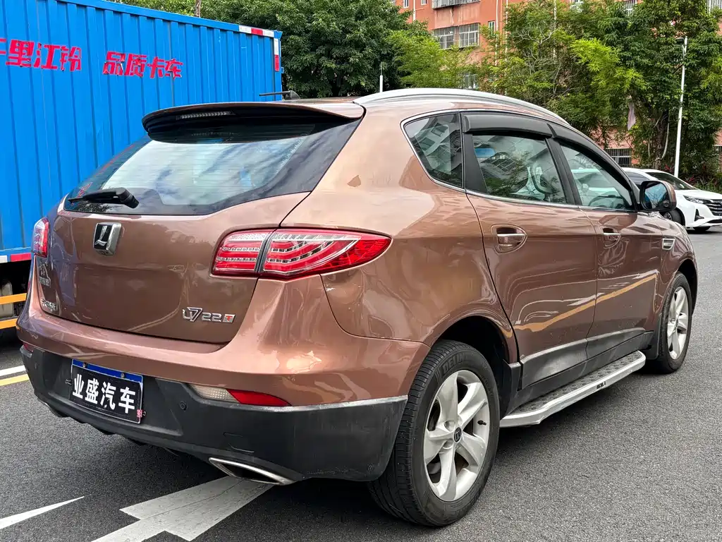 Luxgen Big 7 SUV 2015 — фото 4