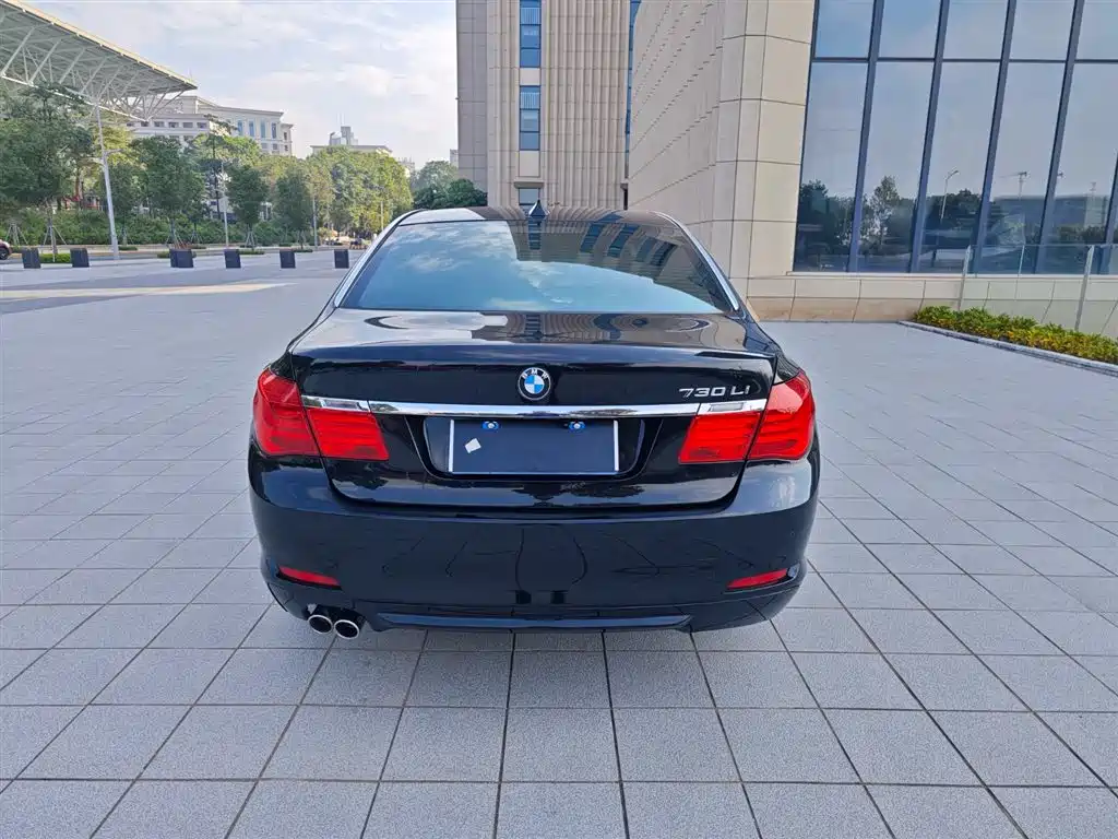 BMW 7 Series 2012 — фото 5