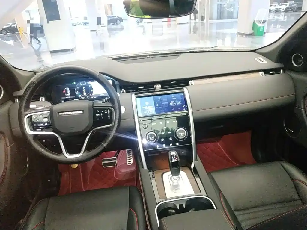 Land Rover Discovery Sport 2023 — фото 10