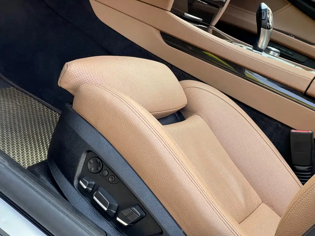BMW 7 Series 2011 — фото 14