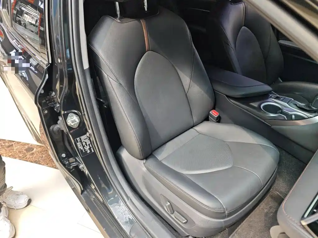 Toyota Camry 2023 — фото 25