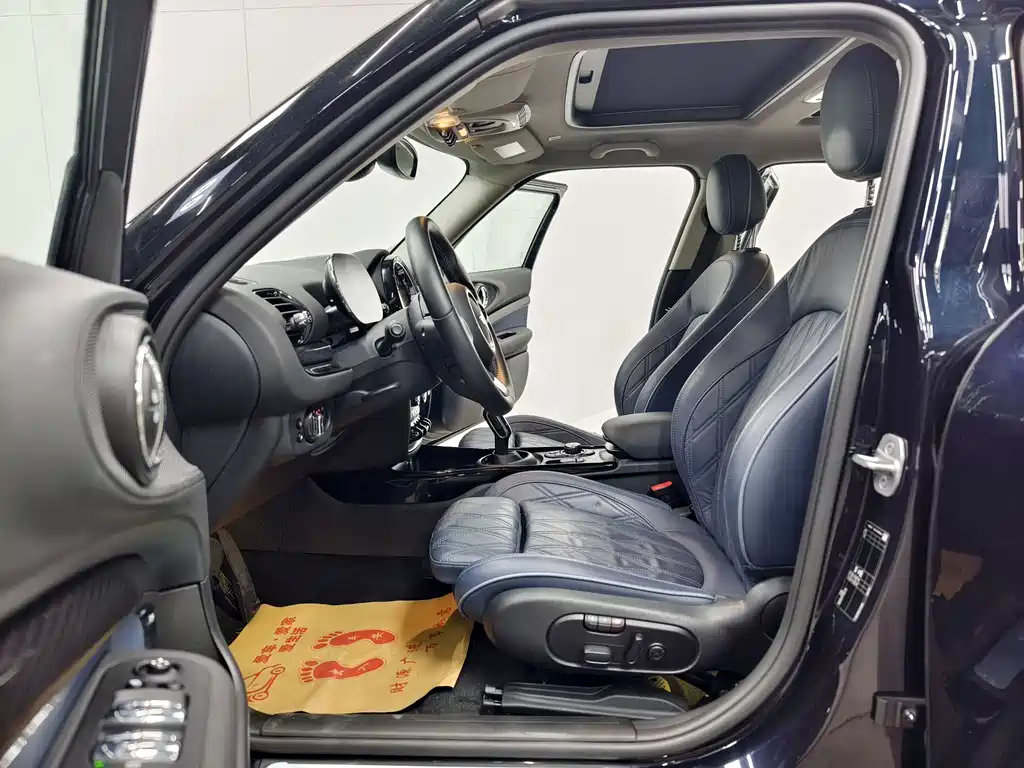 MINI Clubman 2021 — фото 11