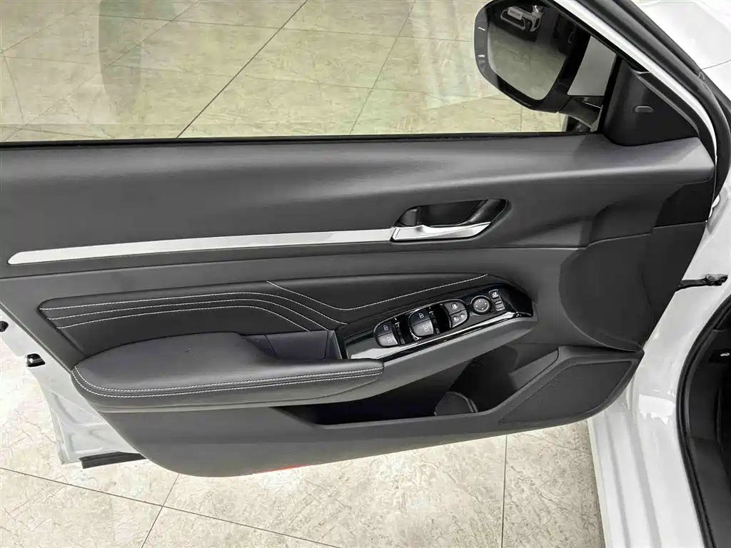 Nissan Teana 2023 — фото 10