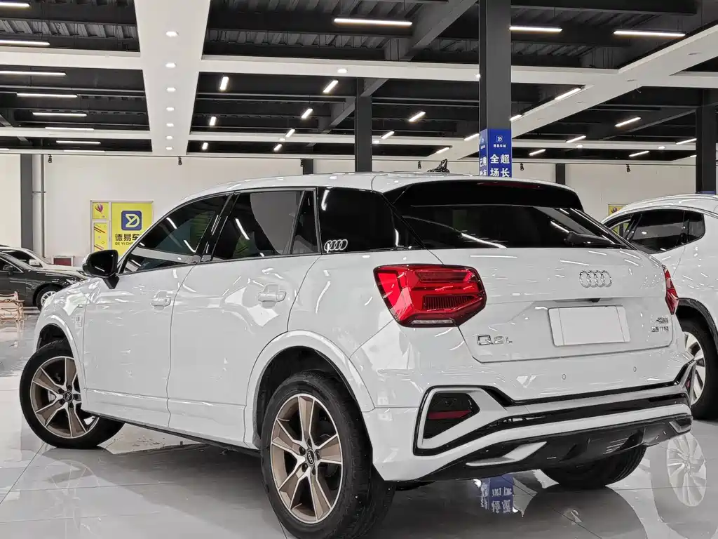 Audi Q2L 2024 — фото 9