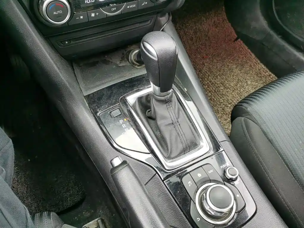 Mazda 3 Axela 2016 — фото 14