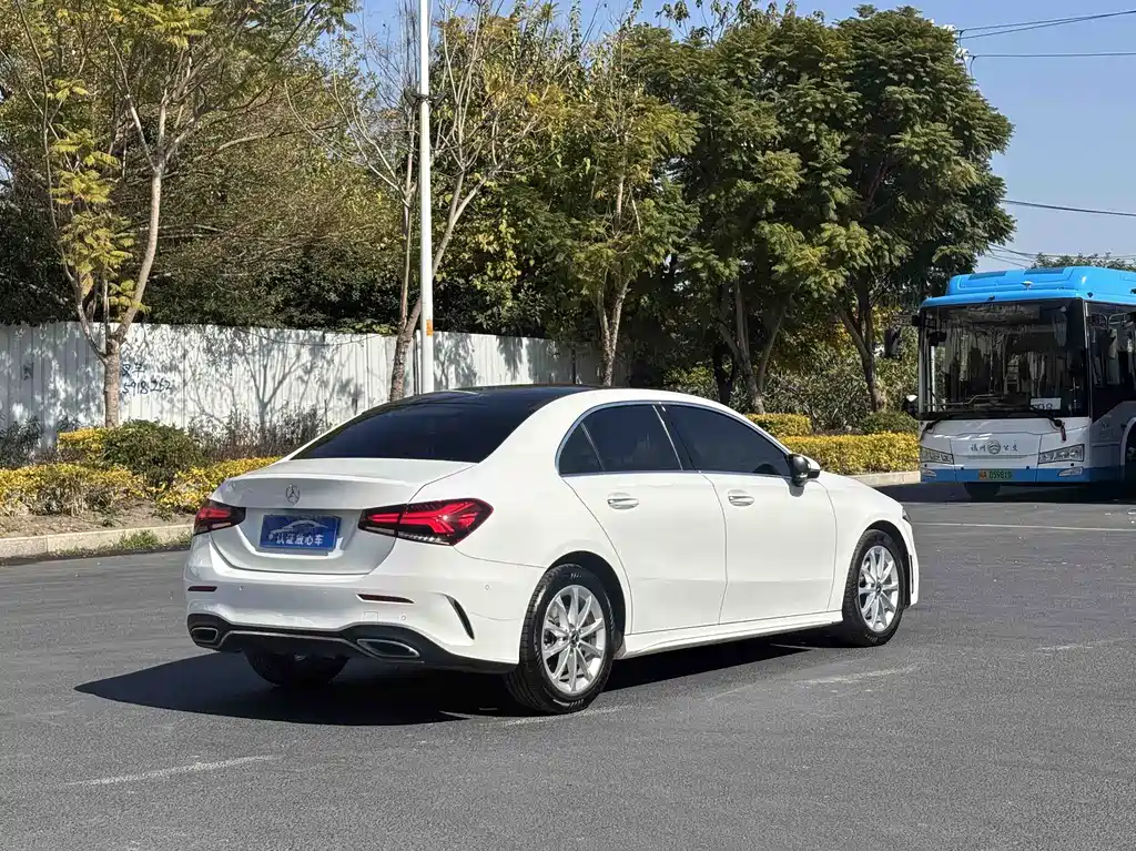 Mercedes-Benz A-Class 2019 — фото 4