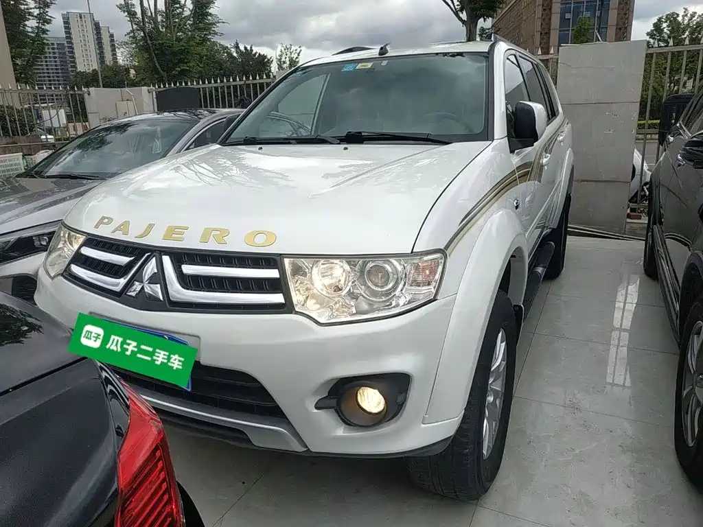 Mitsubishi Pajero Sport 2016