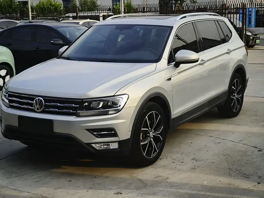 Volkswagen Tiguan L 2019 — фото 2