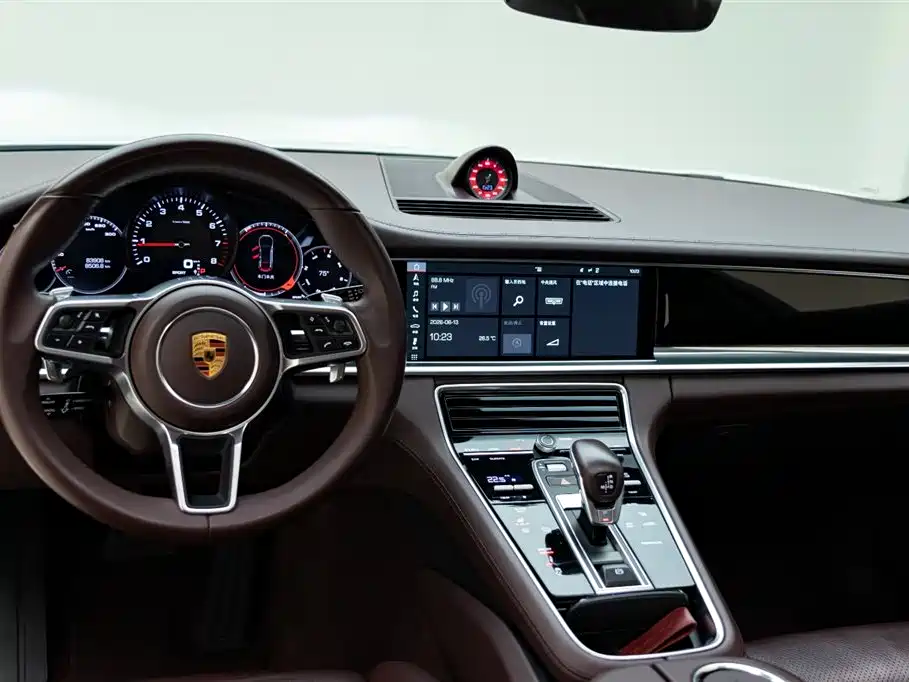 Porsche Panamera 2018 — фото 9