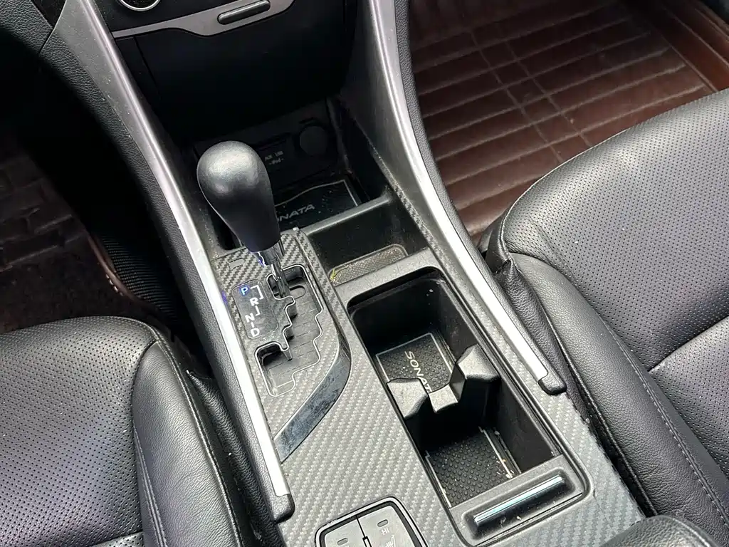 Hyundai Sonata 2013 — фото 18