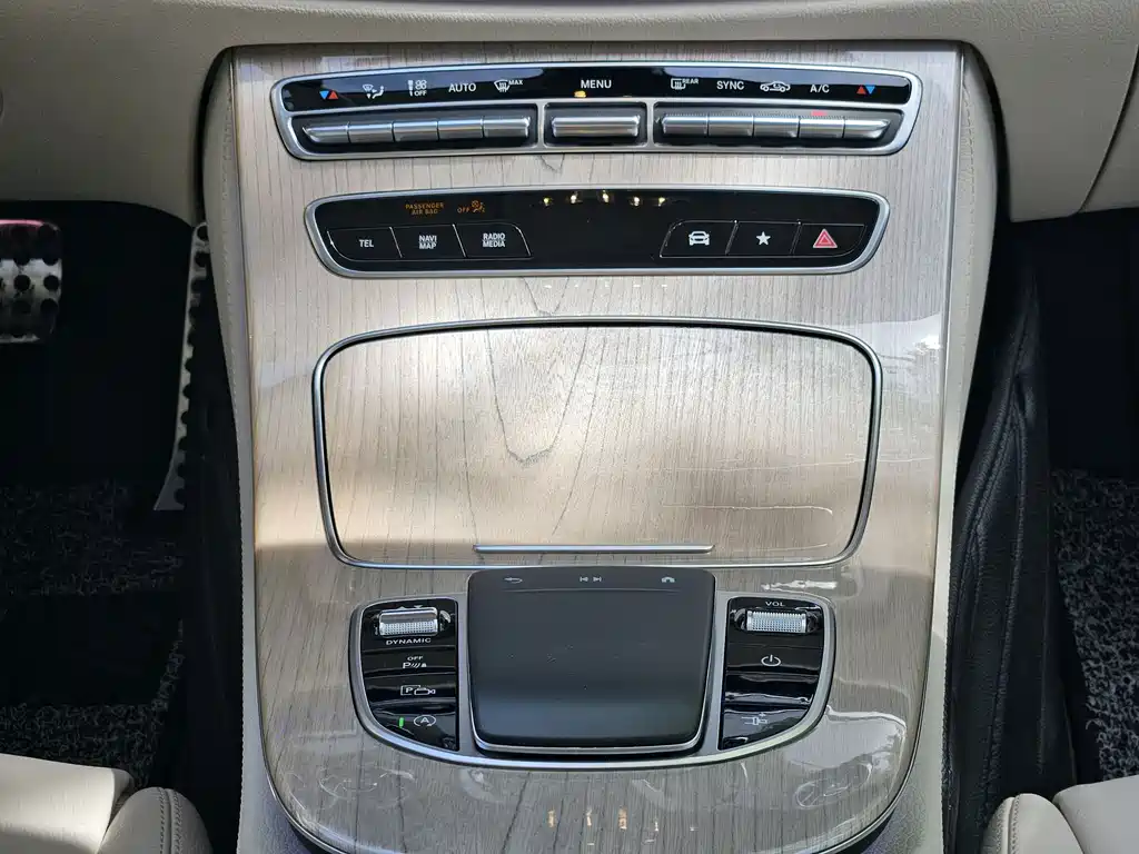 Mercedes-Benz E-Class 2023 — фото 15