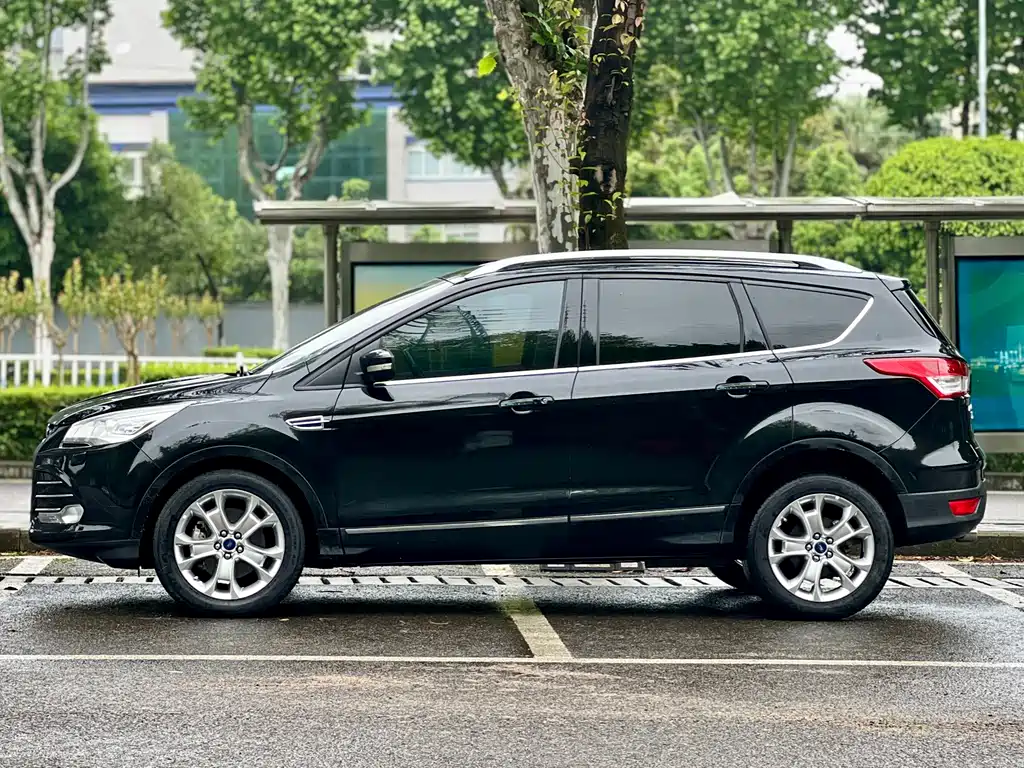 Ford Kuga 2013 — фото 3