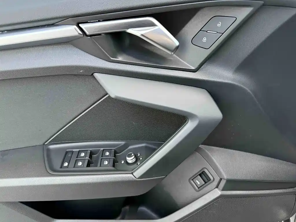 Audi A3 2022 — фото 10