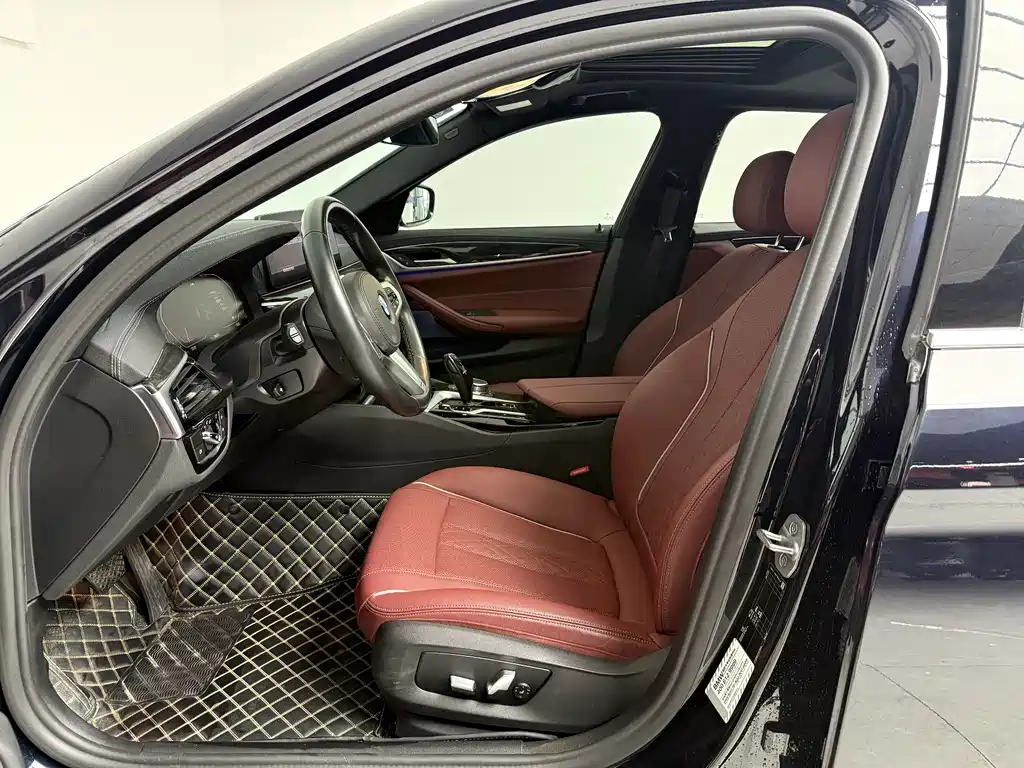 BMW 5 Series 2022 — фото 15